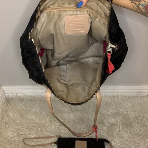 Authentic Coach Bag and matching Wallet. - Picture 3 of 6